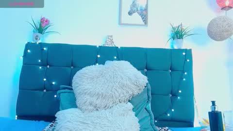 C A L L  M E  M I A  online show from 21, 3, 2026