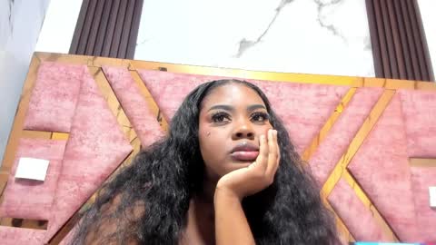 Mia online show from 8, 4, 2026