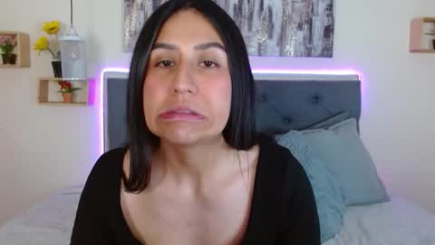 M I A  A Y R A online show from 27, 9, 2025