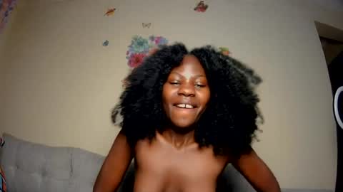 Snapshot of mia_bellie2 chatting on 9, 7, 2026 mia_bellie2 online show from 9, 7, 2026