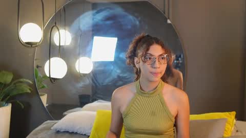 Belmont and Mia online show from 4, 6, 2026