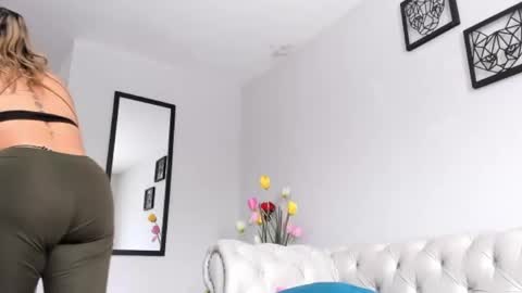 Mia Castro online show from 11, 9, 2025