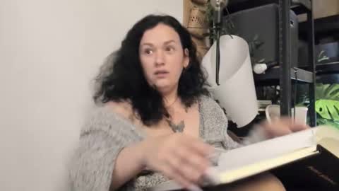 MIA online show from 2, 12, 2025