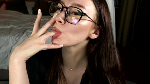 Mia and friends online show from 9, 1, 2025