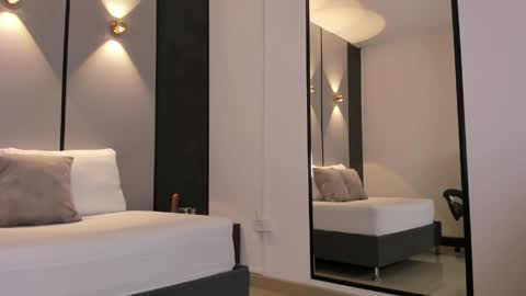 M I A  online show from 10, 4, 2026