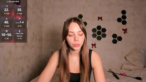 Mia  next stream Thursday 1400 UTC1 Friday 1400 UTC1 online show from 17, 1, 2026