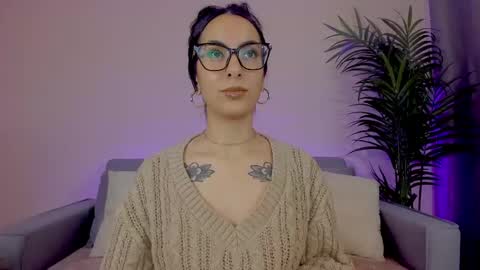Snapshot of mia_daniellshot chatting on 6, 5, 2026 Sarah Luna online show from 6, 5, 2026