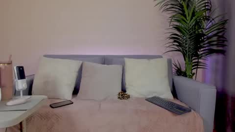 Snapshot of mia_daniellshot chatting on 9, 5, 2026 Sarah Luna online show from 9, 5, 2026