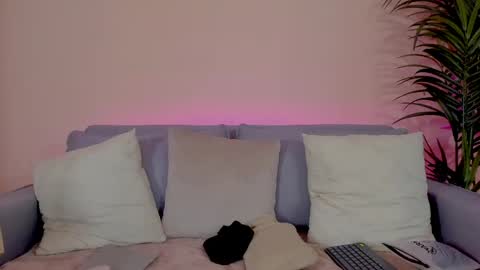 Snapshot of mia_daniellshot chatting on 13, 5, 2026 Sarah Luna online show from 13, 5, 2026