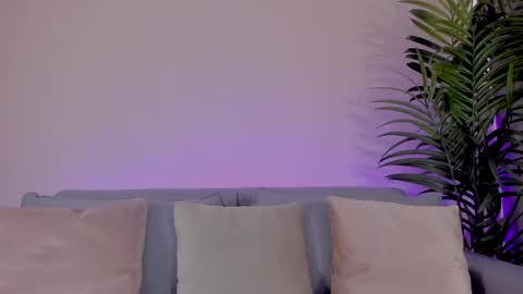 Snapshot of mia_daniellshot chatting on 25, 5, 2026 Sarah Luna online show from 25, 5, 2026