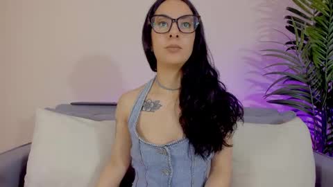 Snapshot of mia_daniellshot chatting on 7, 6, 2026 Sarah Luna online show from 7, 6, 2026