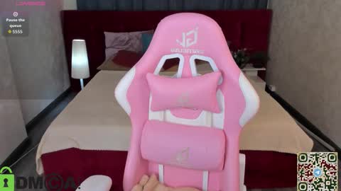 mia_e1fie online show from 15, 12, 2025