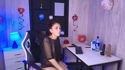 mia_esposito2 online show from 30, 9, 2025