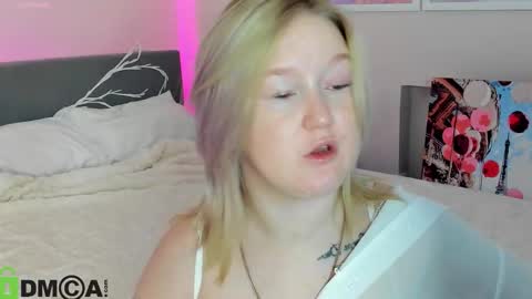 Snapshot of mia_ferd chatting on 12, 10, 2025 Mia online show from 12, 10, 2025