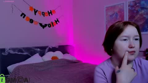 Snapshot of mia_ferd chatting on 4, 11, 2025 Mia online show from 4, 11, 2025