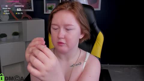 Snapshot of mia_ferd chatting on 8, 11, 2025 Mia online show from 8, 11, 2025