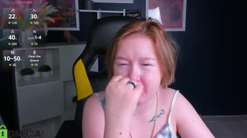 Snapshot of mia_ferd chatting on 11, 11, 2025 Mia online show from 11, 11, 2025