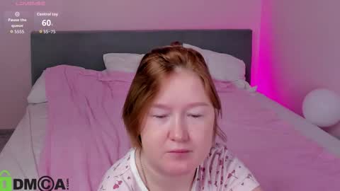 Snapshot of mia_ferd chatting on 15, 11, 2025 Mia online show from 15, 11, 2025