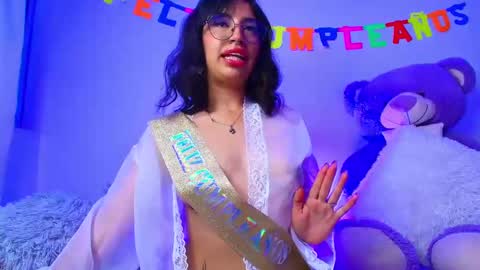 Mia flames online show from 24, 11, 2025