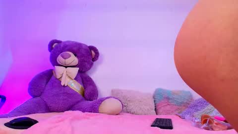 Snapshot of mia_flames chatting on 2, 2, 2026 Mia flames online show from 2, 2, 2026