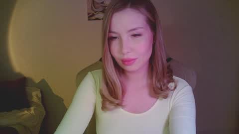 Snapshot of mia_fleur_ chatting on 28, 4, 2026 Mia online show from 28, 4, 2026