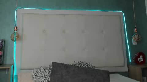 mia online show from 24, 7, 2026