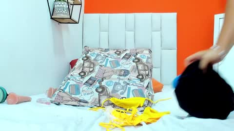 Snapshot of mia_horny69_ chatting on 22, 1, 2025 MIA online show from 22, 1, 2025