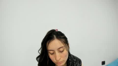 mia kaneee online show from 2, 12, 2024