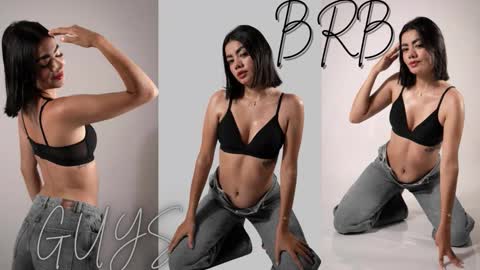 Snapshot of mia_kisses2 chatting on 13, 11, 2025 Mia online show from 13, 11, 2025