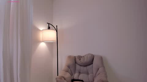 MIA LOVE   online show from 9, 1, 2026