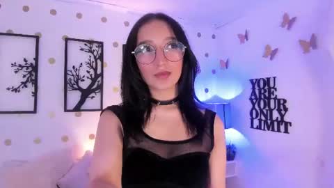 Mia online show from 23, 7, 2026