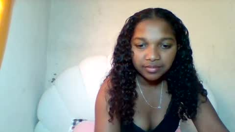 mia_lunah online show from 2, 8, 2026
