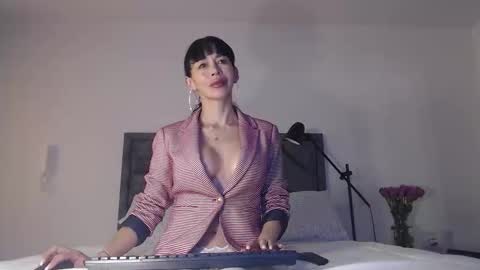 Mia online show from 14, 2, 2026