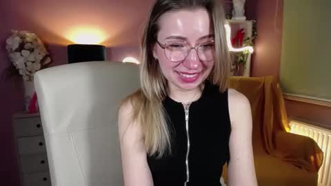 Mia online show from 9, 2, 2025