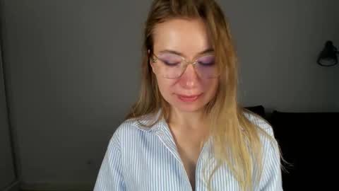 Mia online show from 9, 1, 2026