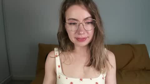 Snapshot of mia_luxx92 chatting on 19, 7, 2026 Mia online show from 19, 7, 2026