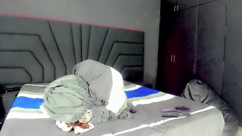 Mia3 online show from 17, 12, 2025