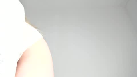 Mia here Appreciate your support online show from 17, 4, 2026