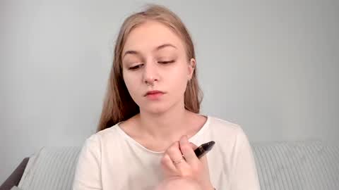 Mia here Appreciate your support online show from 22, 4, 2026