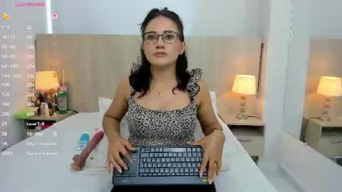 Mia Mercier online show from 22, 6, 2026