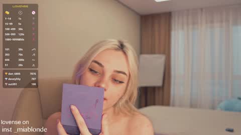 mia_milagros online show from 8, 1, 2025