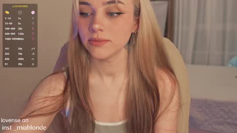 mia_milagros online show from 9, 1, 2025