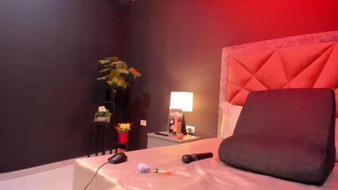 Snapshot of mia_milff chatting on 16, 10, 2025 MIA online show from 16, 10, 2025