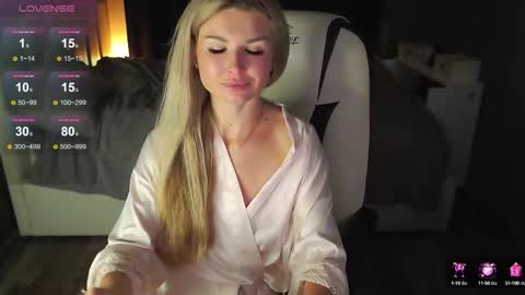 Snapshot of mia_mils chatting on 26, 9, 2025 online show from 26, 9, 2025