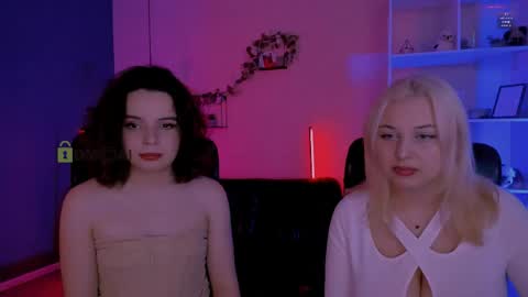 mia_mooon_ online show from 2, 5, 2026