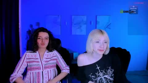 mia_mooon_ online show from 8, 5, 2026