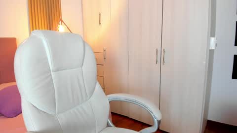 Mia Nevaeh - follow me online show from 22, 2, 2025