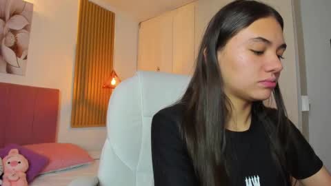 Mia Nevaeh - follow me online show from 11, 3, 2025