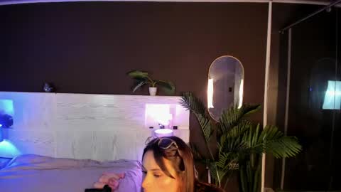 Mia online show from 20, 5, 2026