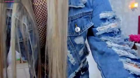 Snapshot of mia_noir2701 chatting on 27, 3, 2026 Mia online show from 27, 3, 2026